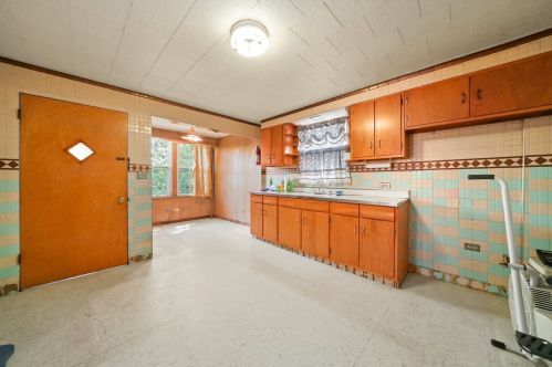 8417 Brandon Ave, Chicago IL 60617-4457 exterior