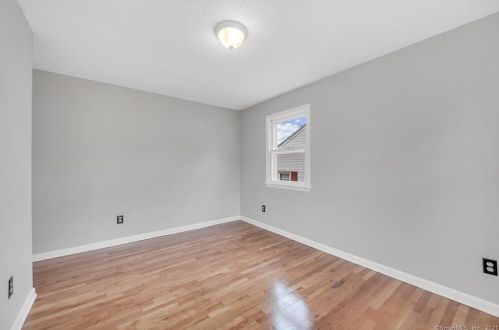 405 Francis St, New Britain CT 06053-3052 exterior