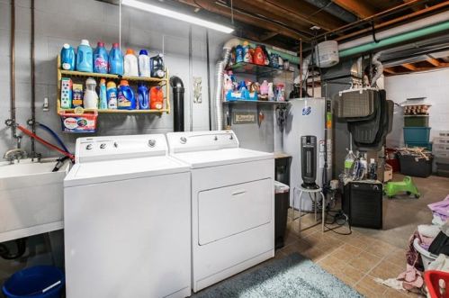 230 Ridge Ave, Pittsburgh PA  15237-6914 exterior