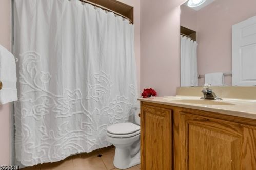 878 Ardsley Ln, Bridgewater NJ 08807-1146 exterior