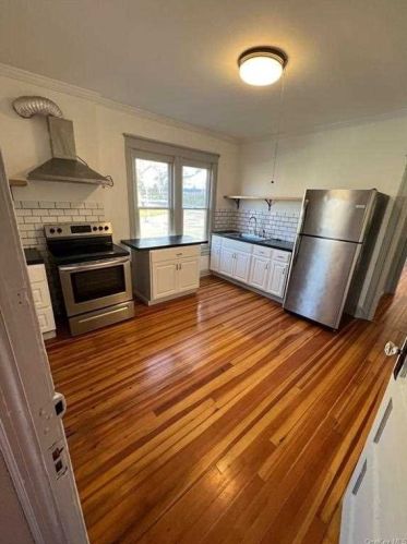 18 Innis Ave, Poughkeepsie NY  12601-3703 exterior