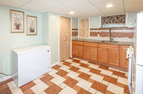 992 Milton Blvd, Rahway NJ 07065-1721 exterior