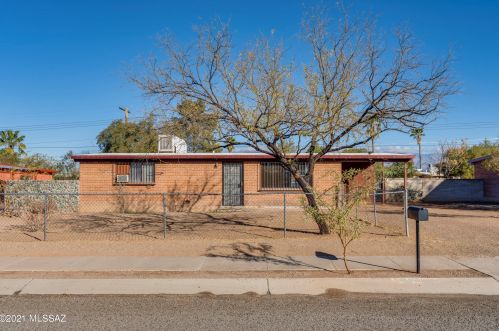 5209 25 St, Tucson AZ 85711-5912 exterior