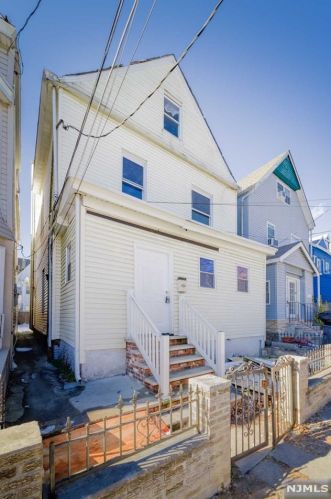538 27th St, Paterson NJ  07514-1910 exterior