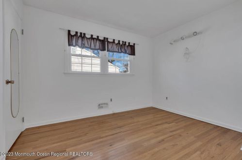 309 Eastham Rd, Point Pleasant Beach NJ 08742-2013 exterior