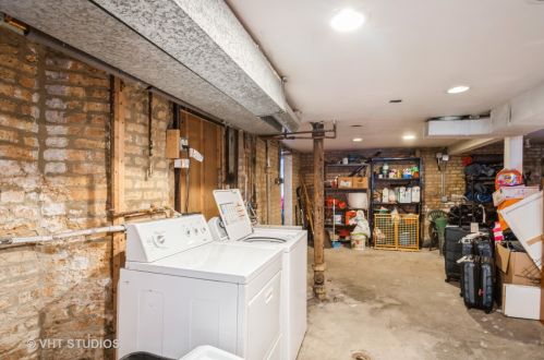 2340 Cullom Ave, Chicago IL 60634-1620 exterior