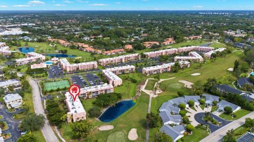 100 Forest Lakes Blvd, Naples FL 34105-2300 exterior