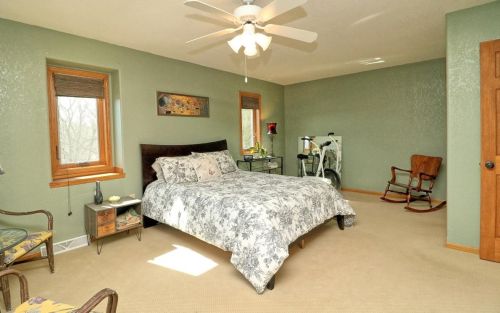 12393 Waterford Ave, Milwaukee WI 53235-4922 exterior