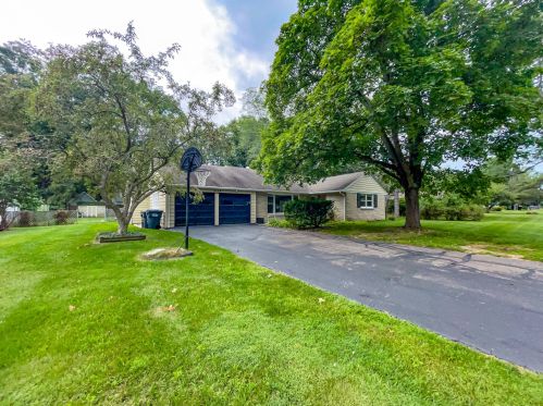 3129 Fleetwood Dr, Kalamazoo MI  49024-5606 exterior