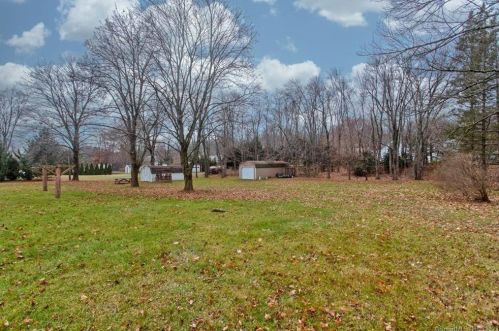 2 Egypt Rd, Ellington CT 06029-2430 exterior