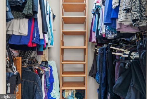 5806 Tudor Ln, Rockville MD 20852-2852 exterior