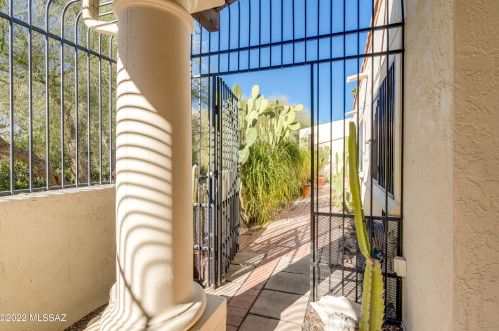 977 Palma De Pina, Tucson AZ 85704-3957 exterior