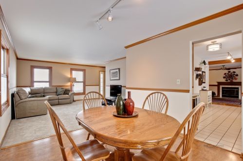 1537 Candlewood Dr, Bull Valley IL 60014-8962 exterior