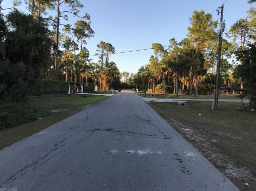 780 2 St, Naples FL 34120-2008 exterior