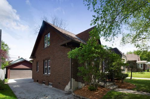 1518 Torrison Dr, Manitowoc, WI 54220-3153