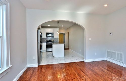 34 Enfield Ave, Montclair NJ 07042-3118 exterior