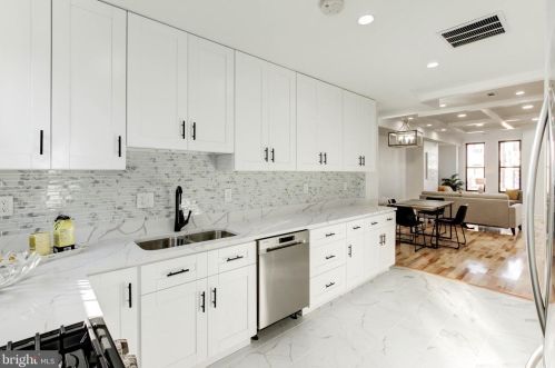 1335 Emerald St, Washington DC 20002-5432 exterior