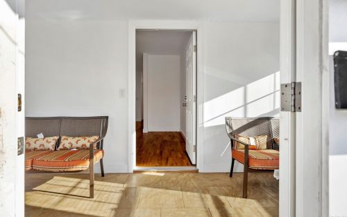 19 High St, Valley Stream NY 11581-1417 exterior