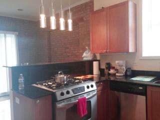 694 62nd St, Chicago IL  60637-2557 exterior