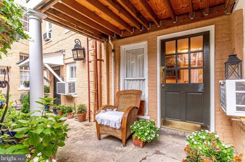 126 Fairfax St, Alexandria VA 22314-3331 exterior