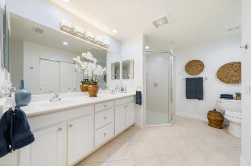 1782 Tarpon Bay Dr, Naples FL 34119-8711 exterior