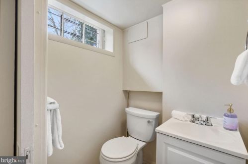 3373 Runnymede Pl, Washington DC 20015-2415 exterior