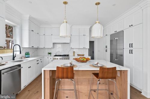 5805 Beech Ave, Bethesda MD  20817-3407 exterior