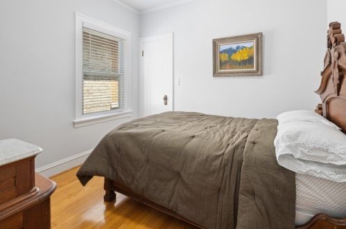 4560 Mcvicker Ave, Chicago IL  60630-3122 exterior