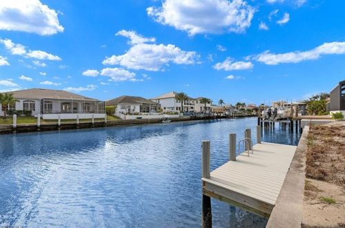 454 Flamingo Ave, Naples FL 34108-2111 exterior