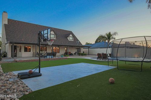 902 Claremont St, Phoenix AZ  85013-1360 exterior