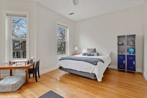 1908 Roscoe St, Chicago IL 60618-6245 exterior