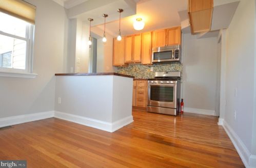 132 Lynhaven Dr, Alexandria VA  22305-3105 exterior