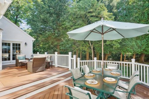 35 Dudley Rd, Wilton CT 06897-3508 exterior