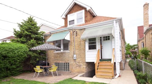 5515 Byron St, Chicago IL 60641-2518 exterior