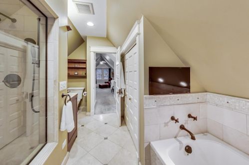 3852 Seeley Ave, Chicago IL 60659-4324 exterior