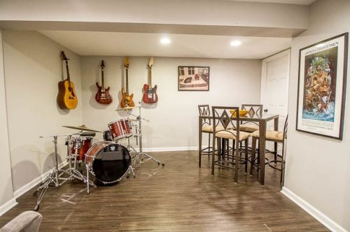 895 Parkside Ave, Elmhurst IL 60126-5027 exterior