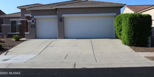 7689 Desert Spirits Dr, Tucson, AZ 85743-7522