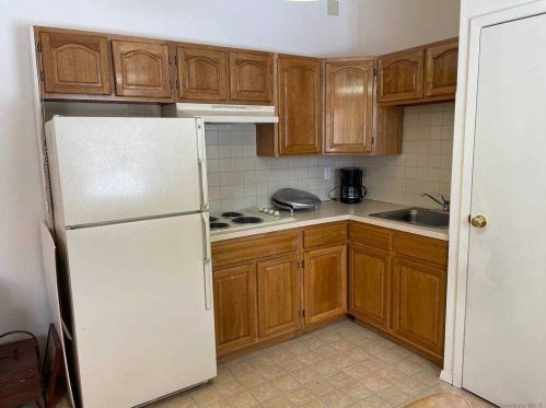 4 Dolly Dr, Commack NY 11725-2305 exterior