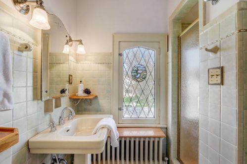 5347 Berkeley Blvd, Milwaukee WI 53217-5138 exterior