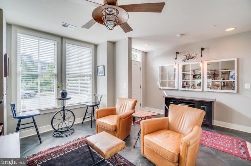 909 Montgomery, Alexandria VA 22314-1638 exterior