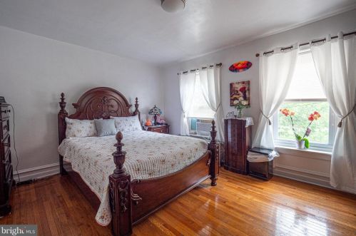 739 Charlotte St, Pottstown PA 19464-5947 exterior