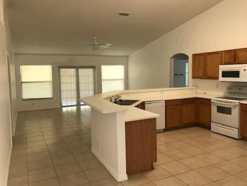 400 Ryder Rd, Fort Pierce FL  34953-6003 exterior