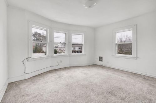 251 Flax Hl Rd, Norwalk CT 06854-2505 exterior