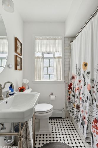 5454 Windsor Ave, Chicago IL 60625-3822 exterior