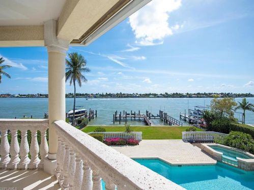 1947 8 St, Naples FL 34120-8402 exterior