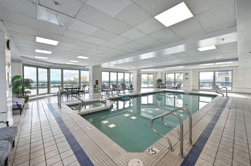 1660 Prospect Ave, Milwaukee WI 53202-2400 exterior