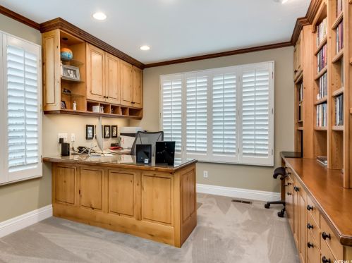 8616 Cima Dr, Sandy UT 84093-7060 exterior