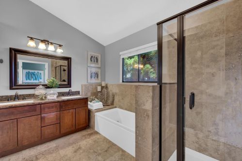 120 Hazelmere Dr, Folsom CA 95630-5522 exterior