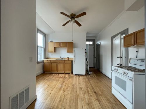 1016 Rockwell St, Chicago IL 60647-5220 exterior