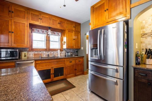 3283 48, Milwaukee WI 53220-2707 exterior